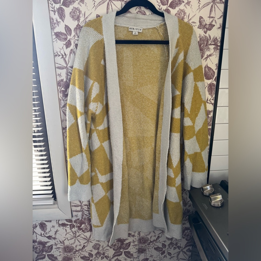 Ava-Viv Geometric Patterned Cardigan Sweater